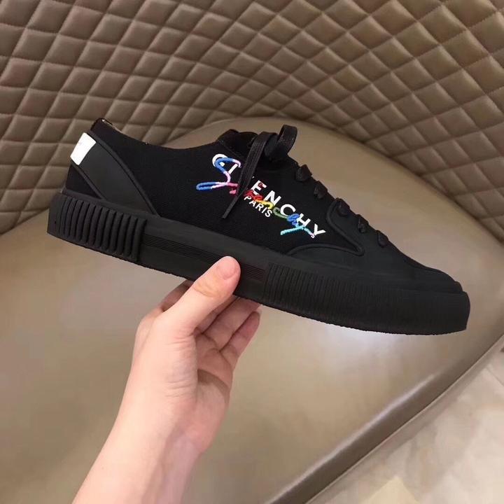 GIVENCHY - SNEAKERS