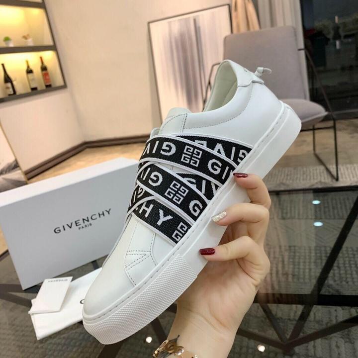 GIVENCHY - SNEAKERS